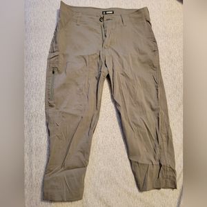 Khombu green hiking capris